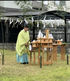新しい一歩。家族の想いを込めた地鎮祭
